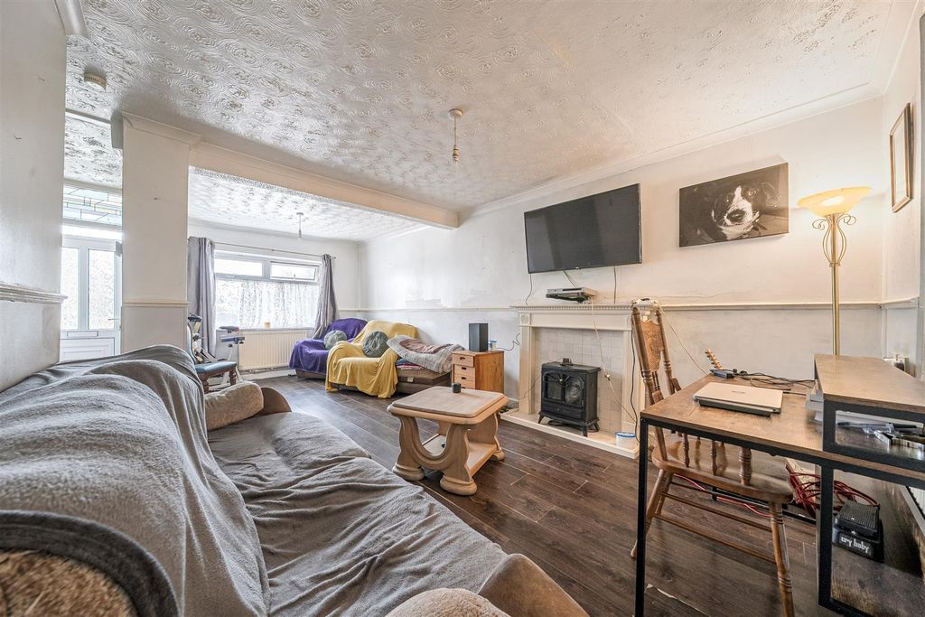 Property photo 2 of 20 1362660-21-68E3A1F23302A.Jpg