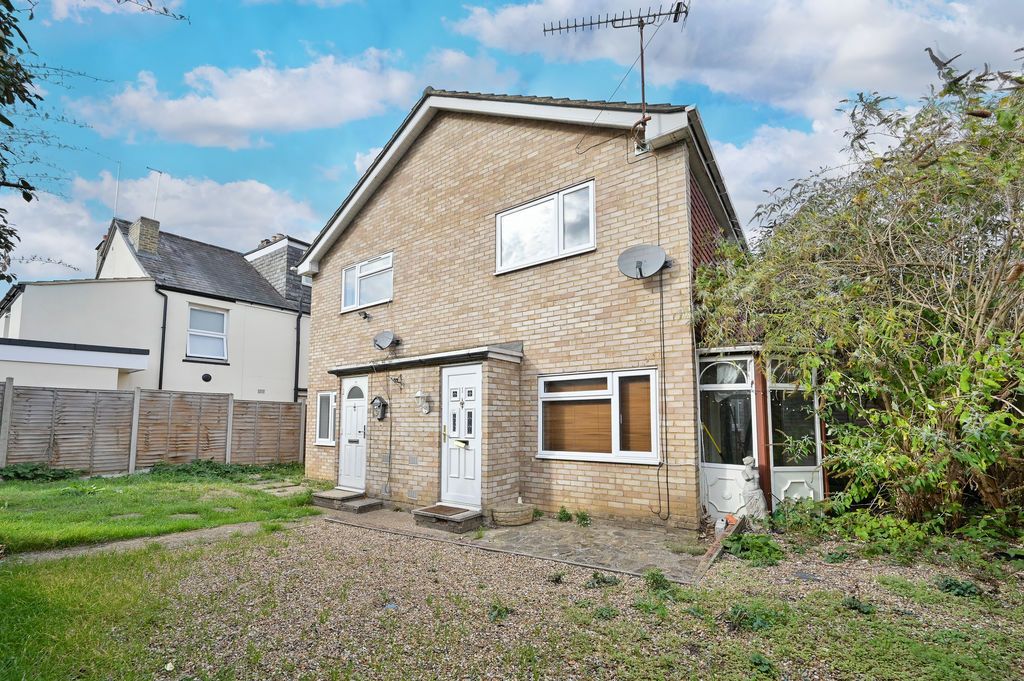 Property photo 1 of 2 Front