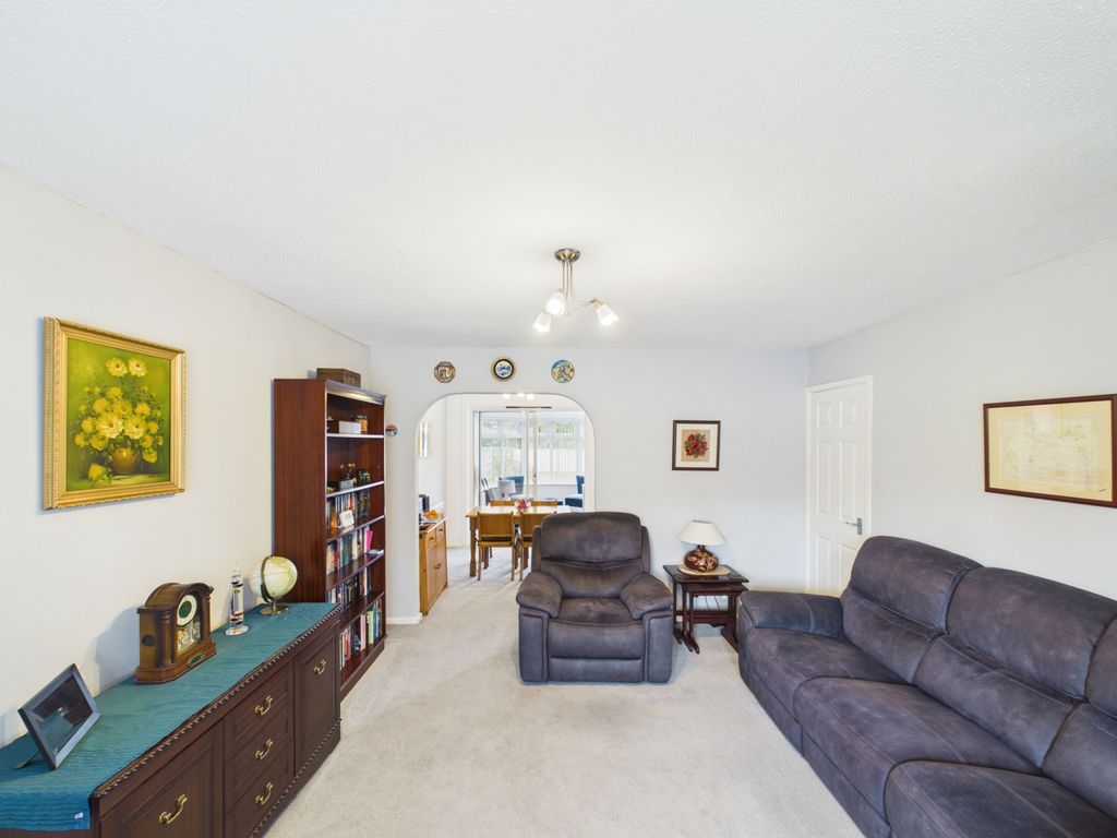 Property photo 3 of 17 Cam02093G0-Pr0103-Still002