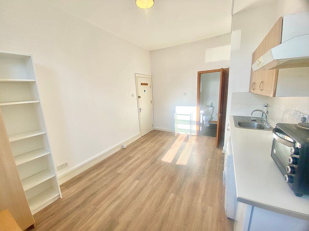 Property photo 3 of 4