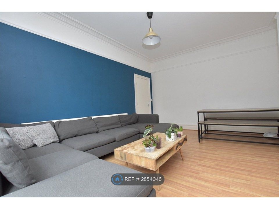 Property photo 2 of 9 Living