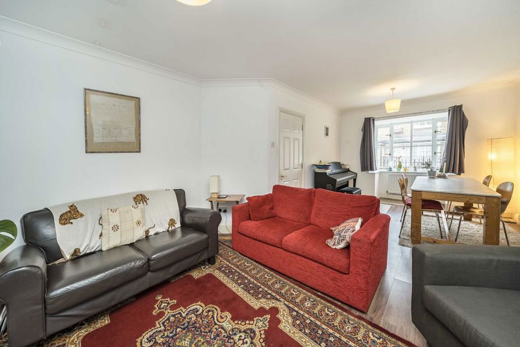 Property photo 2 of 5