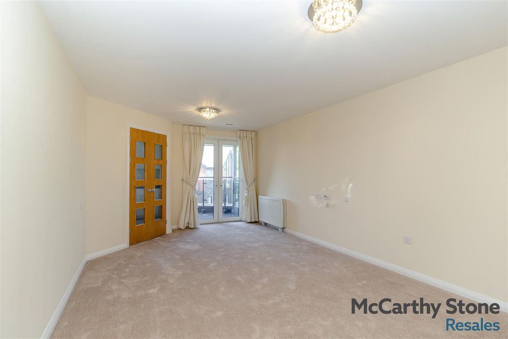 Property photo 3 of 29 8692590-Interior01.Jpg