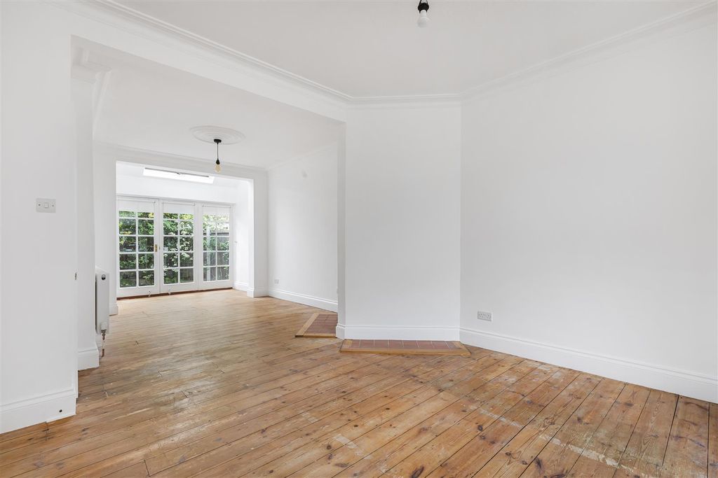 Property photo 2 of 33 2