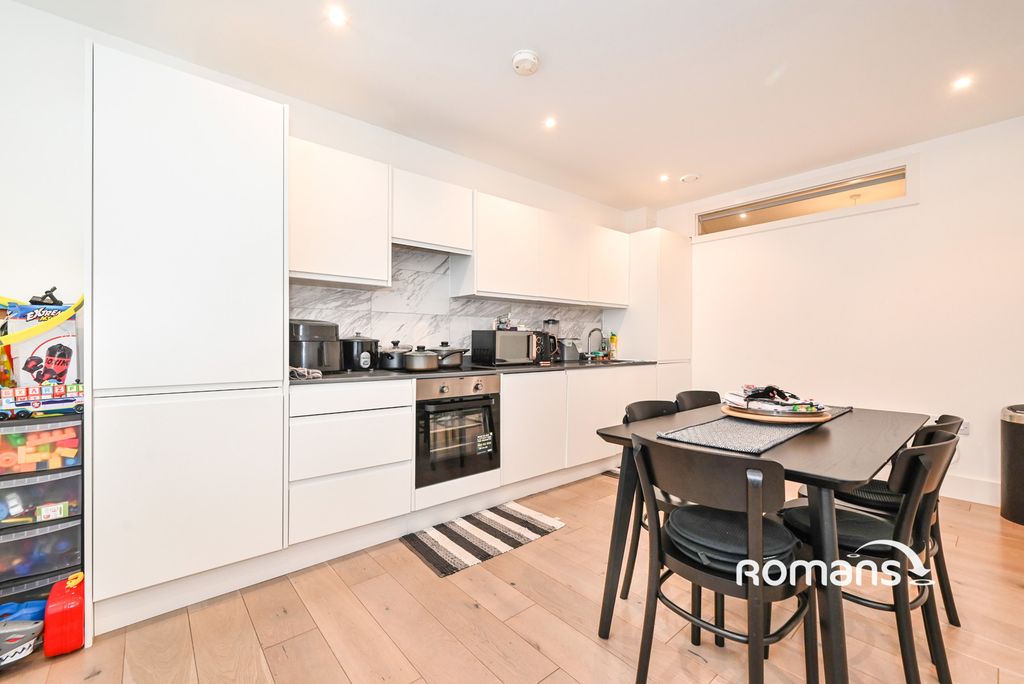 Property photo 2 of 10 Photo