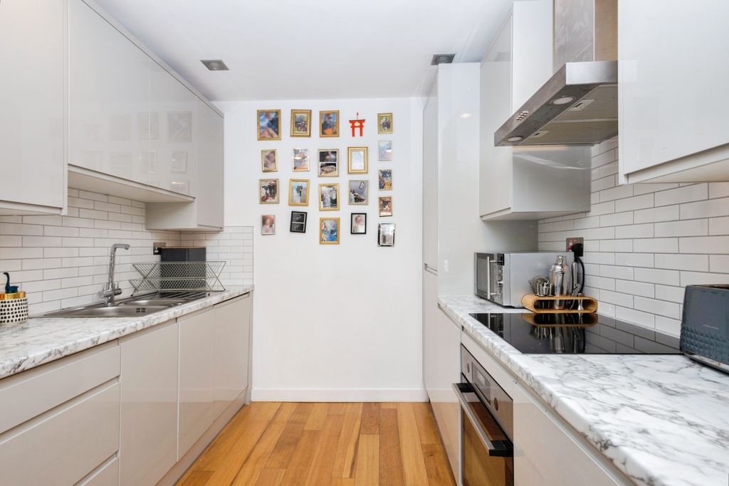 Property photo 3 of 15 Kitchen