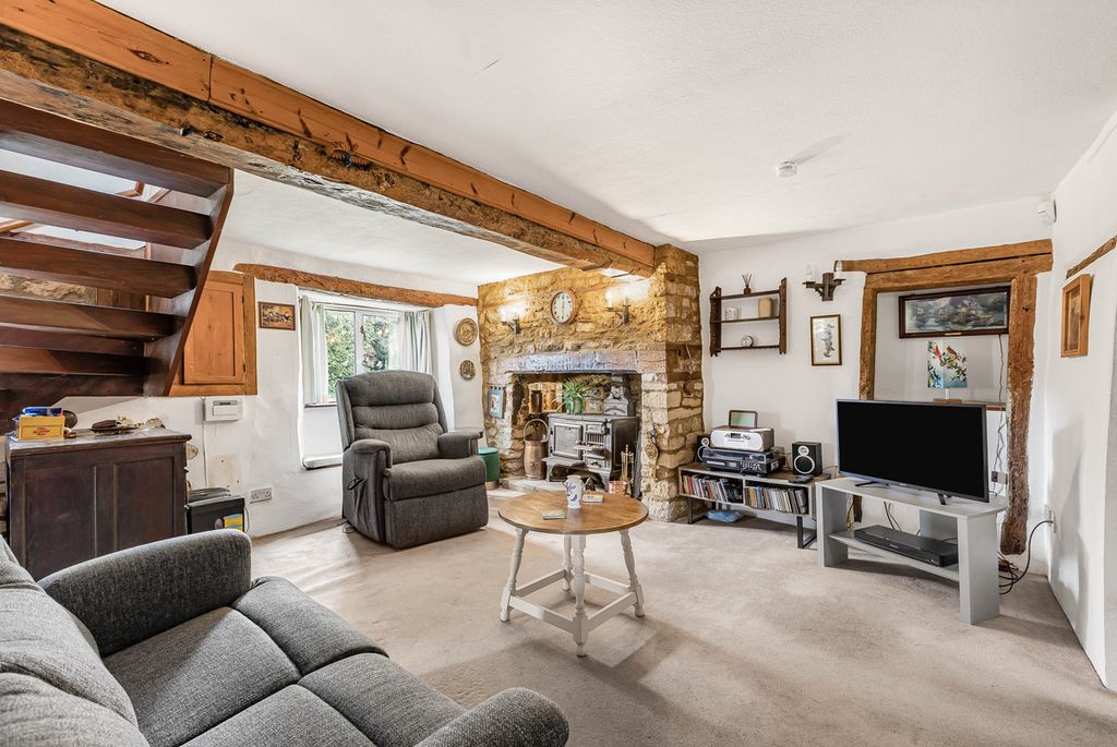 Property photo 2 of 34