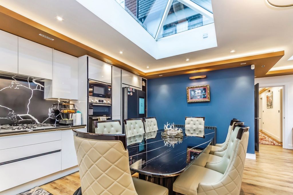 Property photo 2 of 35 Pbox-Img.Jpg