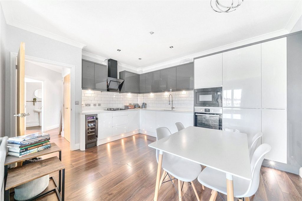 Property photo 3 of 19 Picture No. 25