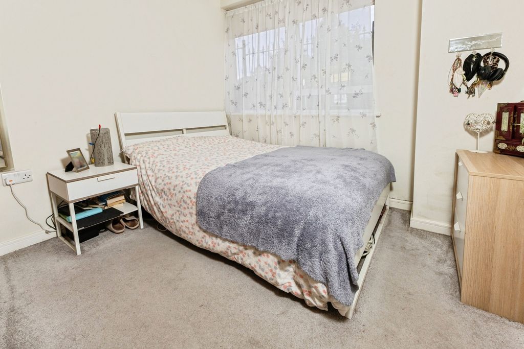 Property photo 2 of 17 Photo