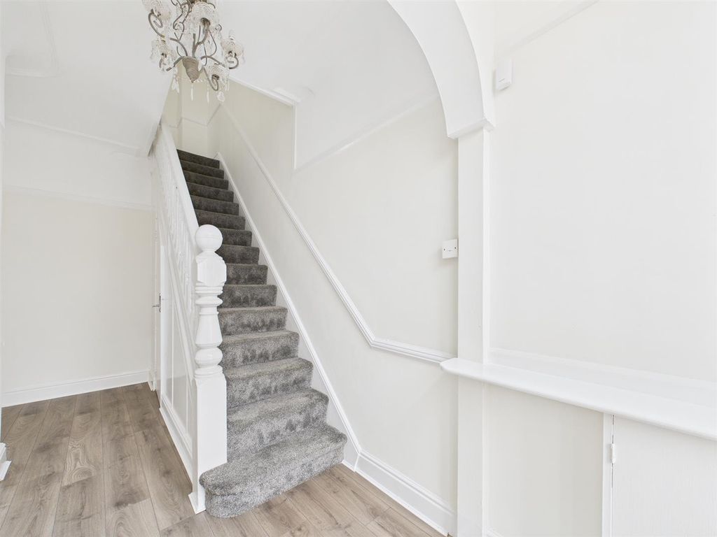 Property photo 2 of 40 Cam03604G0-Pr0153-Still001.Jpg