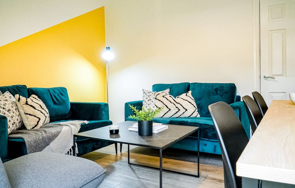 Property photo 3 of 15 A Stylish And Spacious Modern Living Room, Perfect...