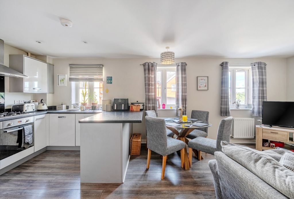 Property photo 3 of 19 1327085-11-6889Eb...