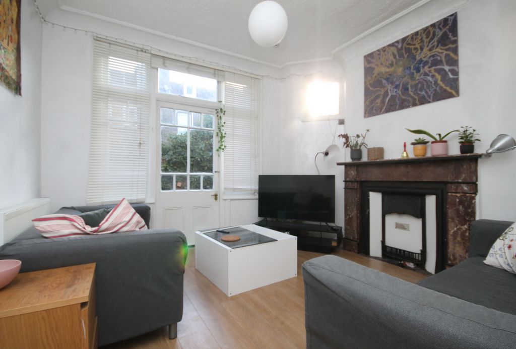 Property photo 2 of 7 Reception