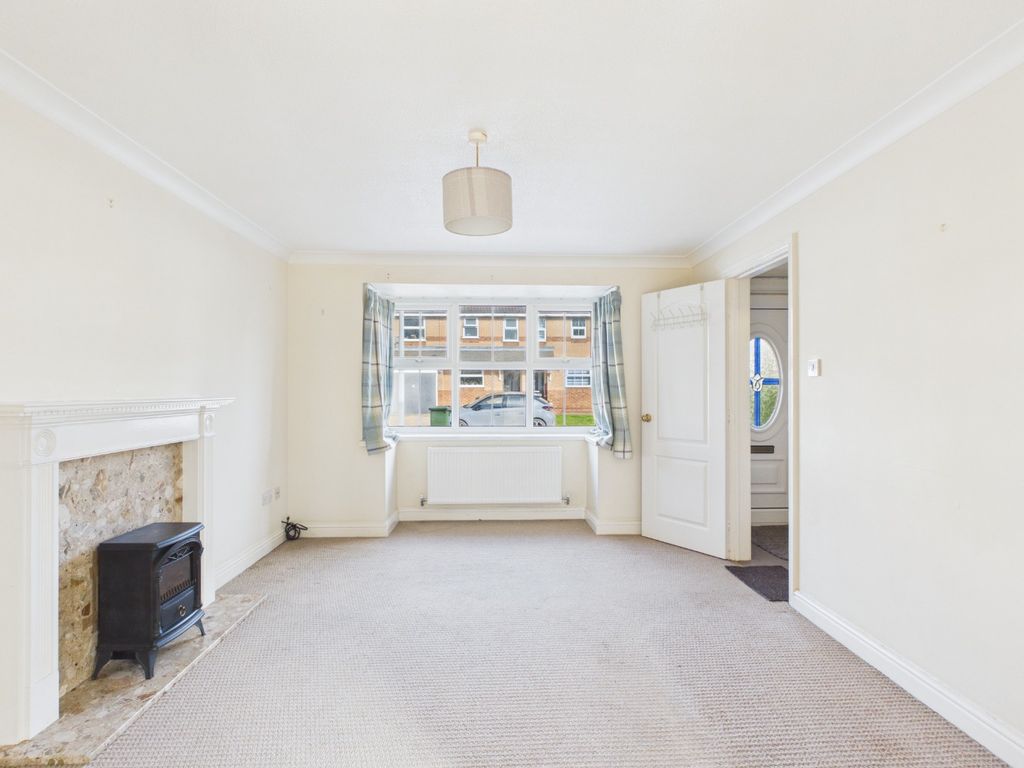 Property photo 2 of 16 4699796