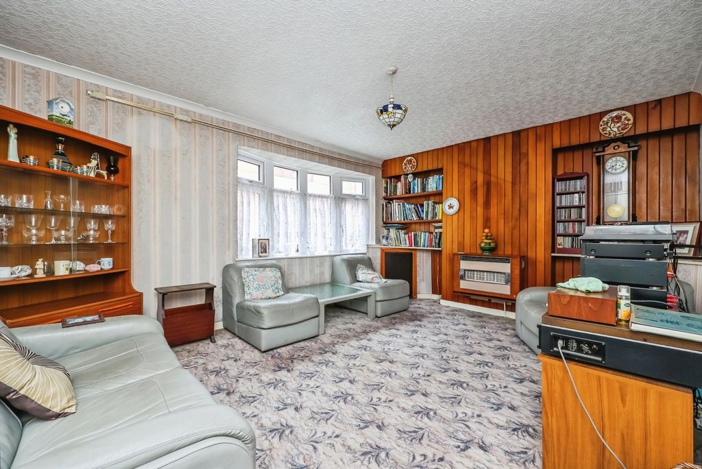 Property photo 3 of 19 Pbox-Img.Jpg