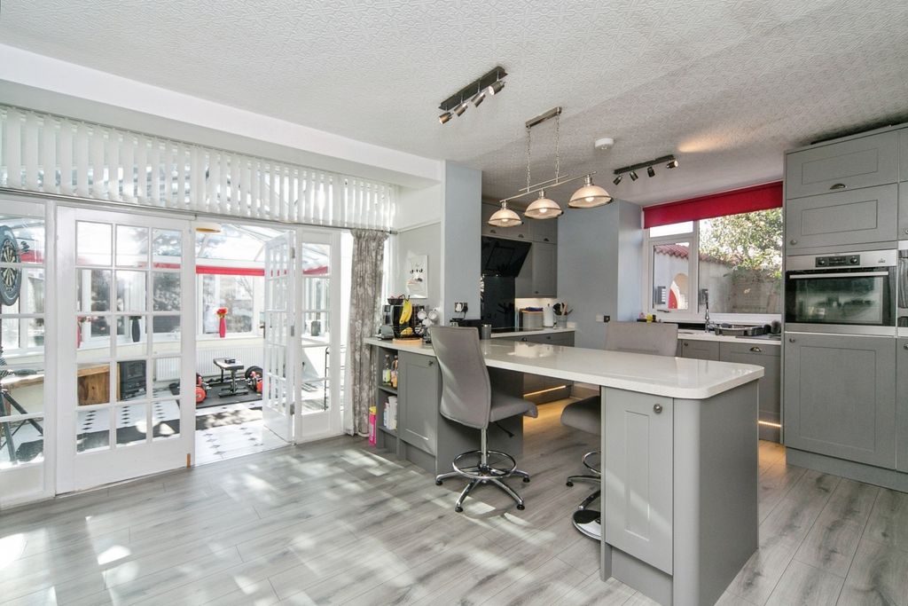 Property photo 2 of 24 Photo