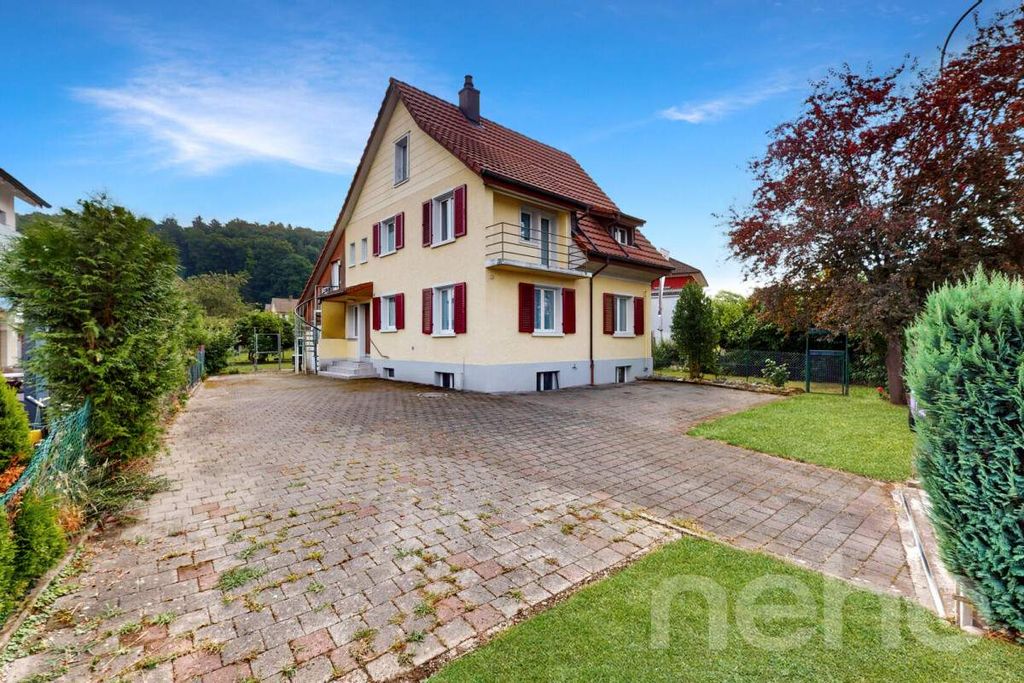 Property photo 1 of 12