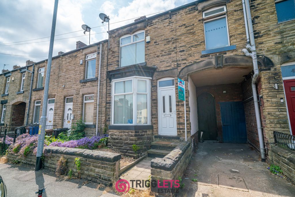 Property photo 2 of 17