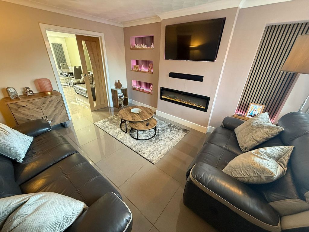 Property photo 2 of 26