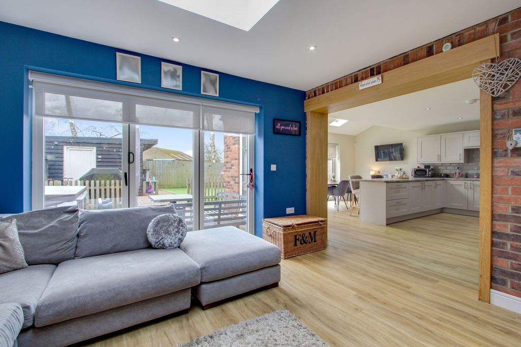 Property photo 3 of 38