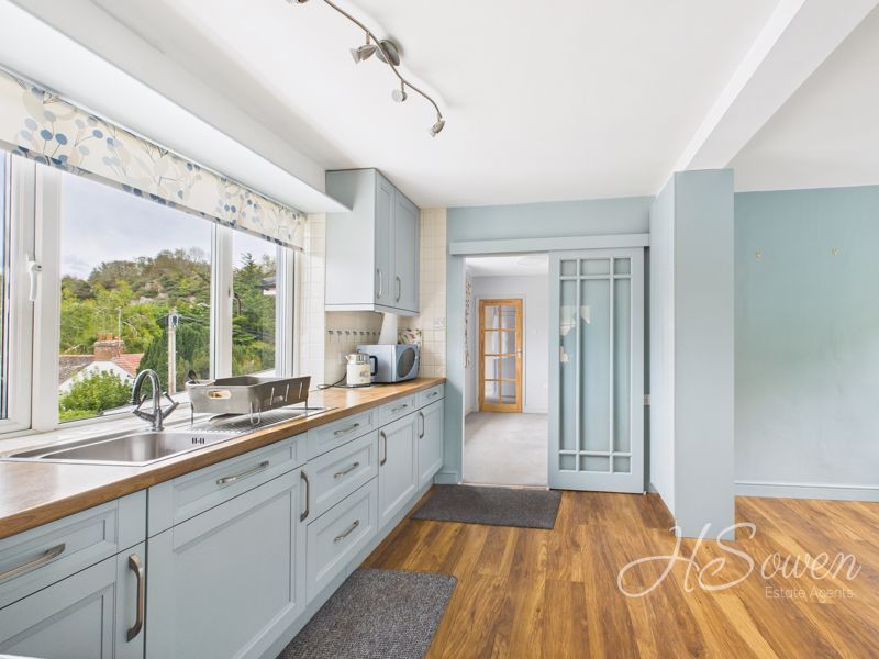 Property photo 3 of 16 Photo 8