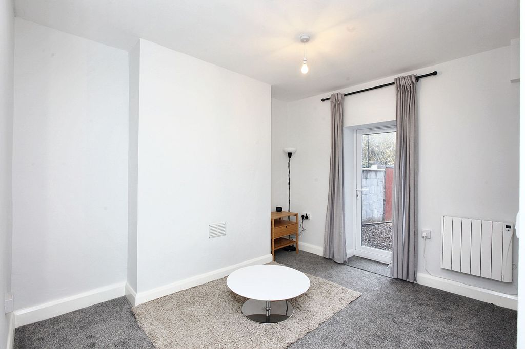 Property photo 2 of 14 Living Room