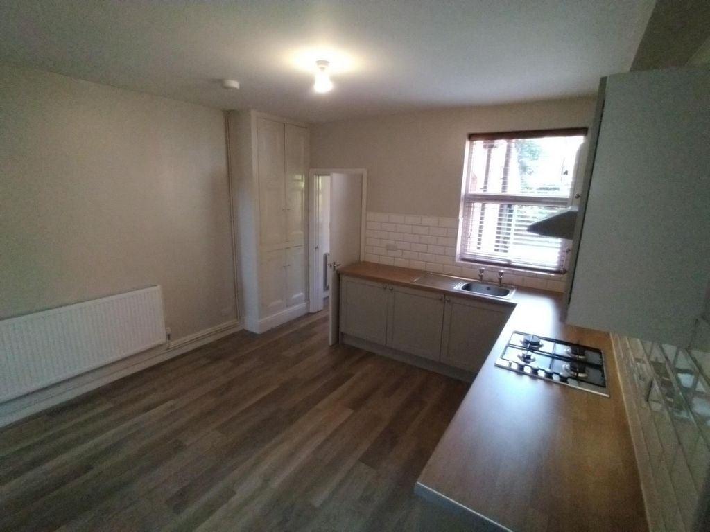 Property photo 3 of 14 (Main)