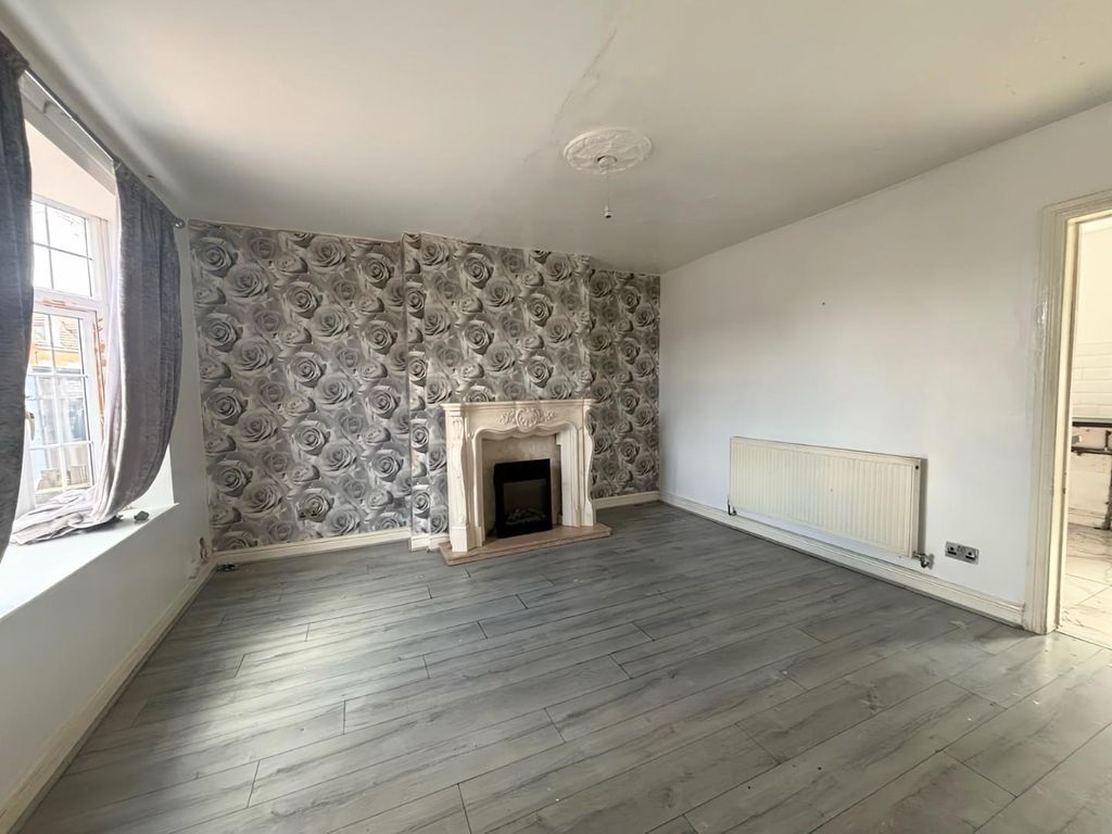 Property photo 2 of 8 36E0E2Bf-Ebc6-415c-86Ae-519B274Dd877.Jpeg