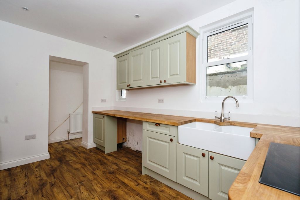 Property photo 1 of 17 Photography