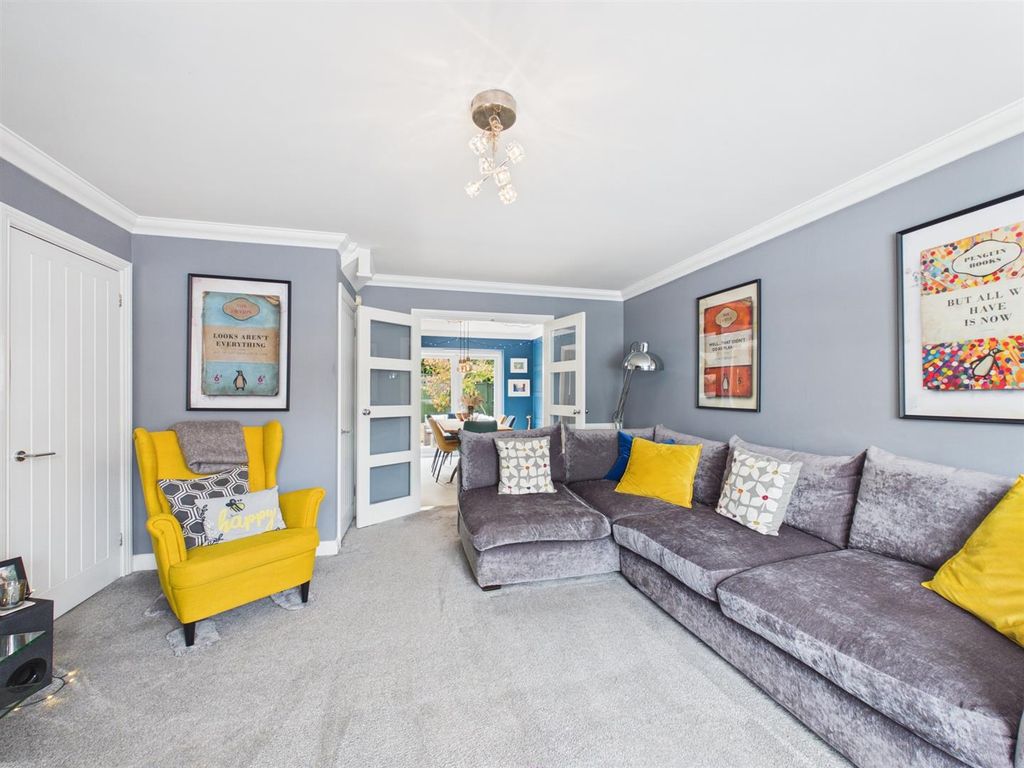 Property photo 3 of 17 Cam02435G0-Pr0283-Still039.Jpg