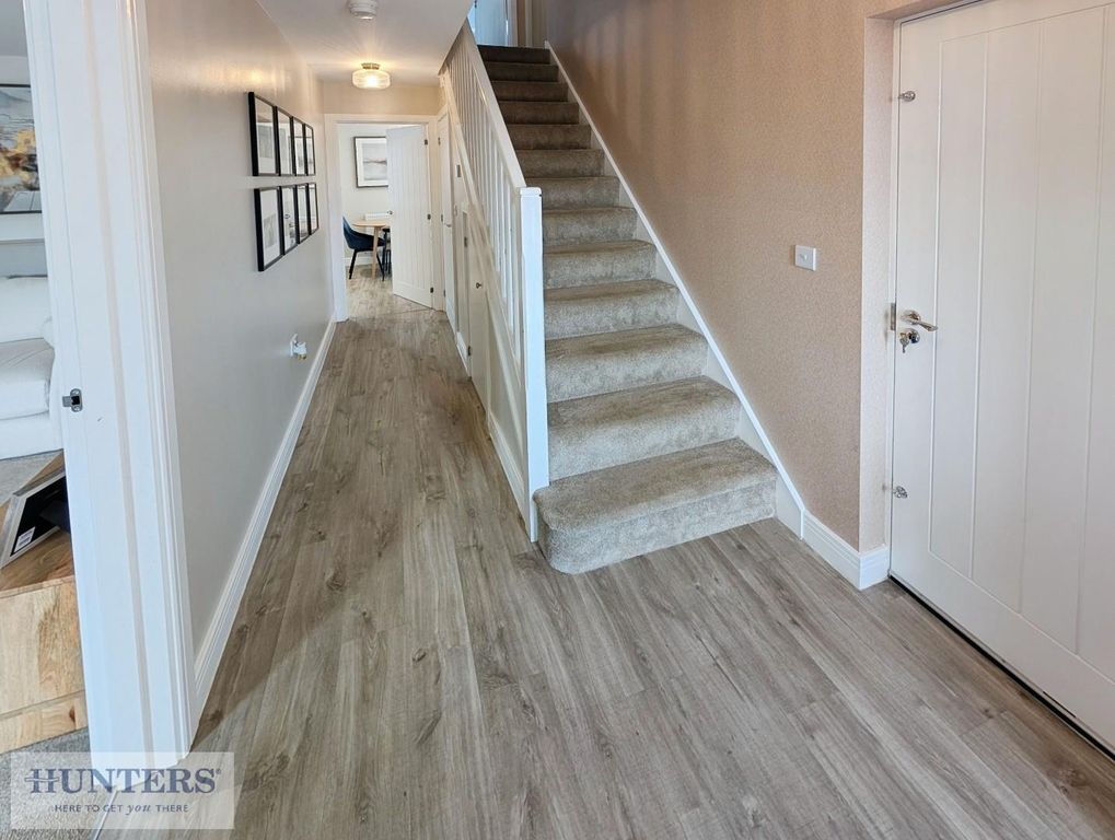 Property photo 2 of 20 Entrance Hallway