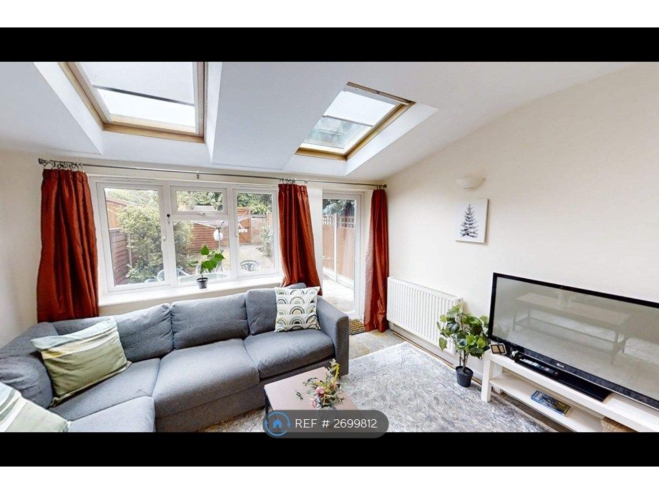 Property photo 3 of 12