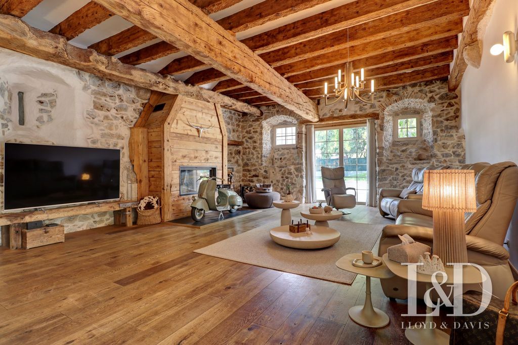 Property photo 1 of 30