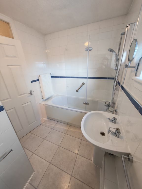Property photo 3 of 8 Bathroom