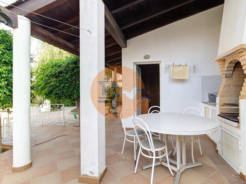 Property photo 3 of 48