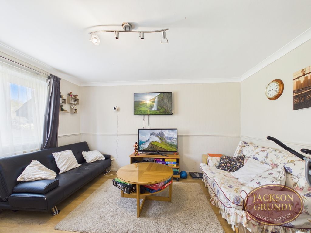 Property photo 2 of 12 Ermine Road