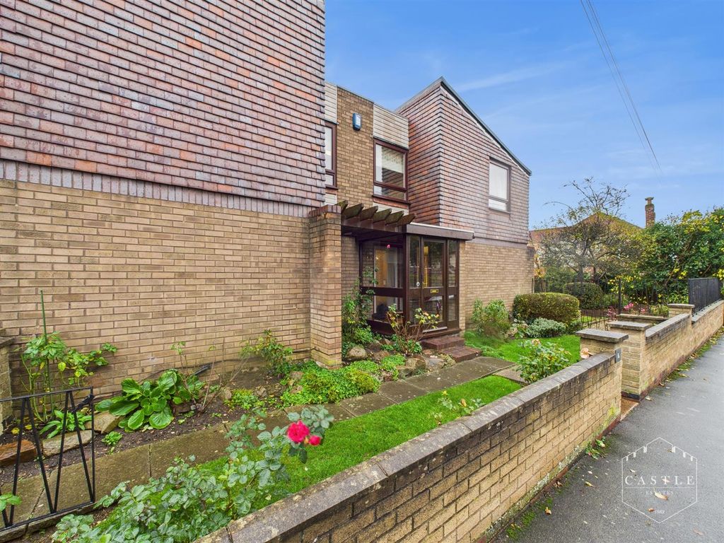 Property photo 1 of 27 Outside - Front Elevation