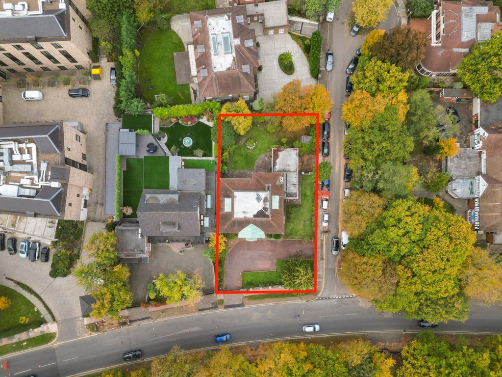 Property photo 2 of 18 4628353