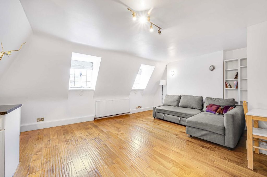 Property photo 2 of 6