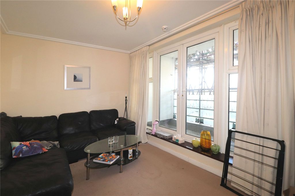 Property photo 3 of 11 Picture No. 26