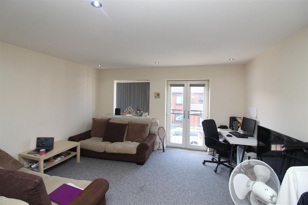 Property photo 3 of 6