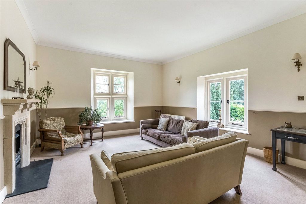 Property photo 2 of 13 Sitting Room