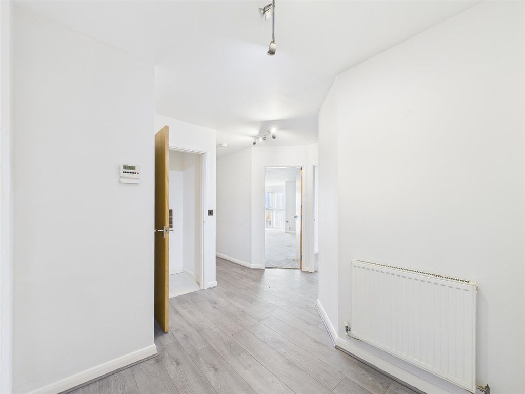 Property photo 2 of 25 Cam03604G0-Pr0197-Still001.Jpg