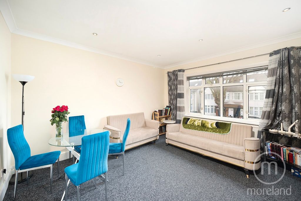 Property photo 2 of 8 4233013