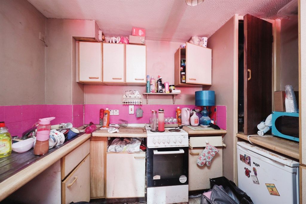 Property photo 2 of 6