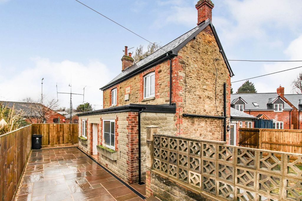 Property photo 1 of 19