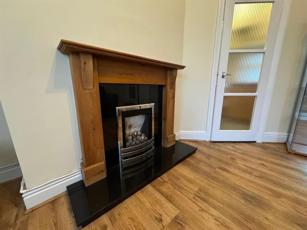 Property photo 2 of 10 Fire Place .Jpg