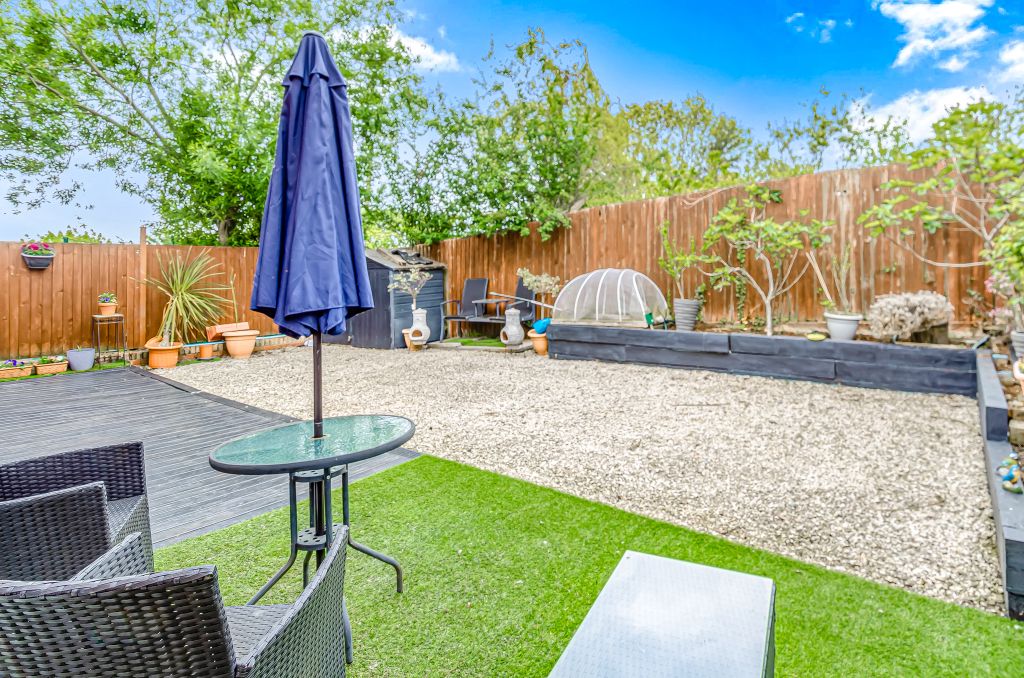 Property photo 2 of 30 Advert-28