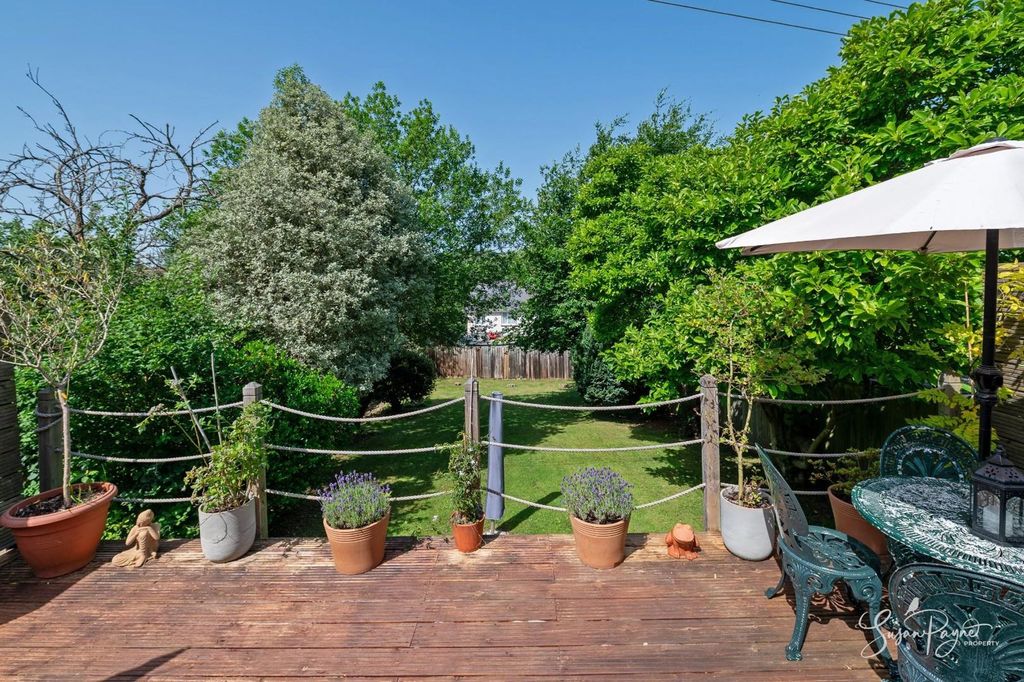 Property photo 2 of 31